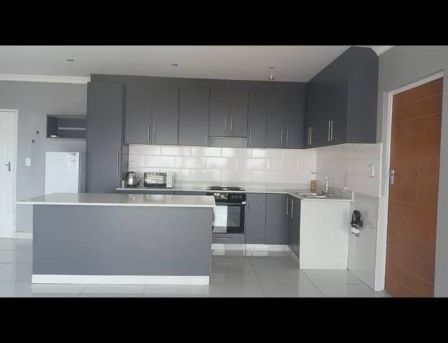 2 BEDROOM PROPERTY TO RENT IN SEA VIEW